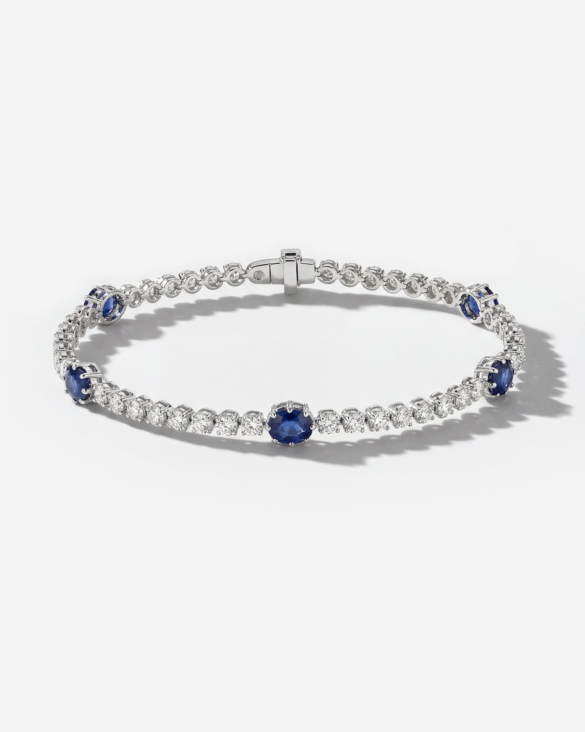CEYLON SAPPHIRE & DIAMOND LINK BRACELET (OVAL, WHITE GOLD)