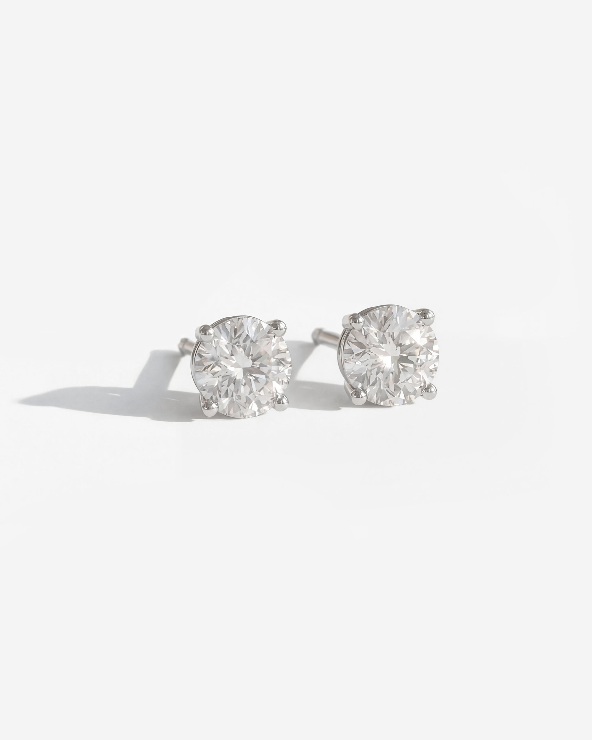 DIAMOND STUDS (CLAW SET)