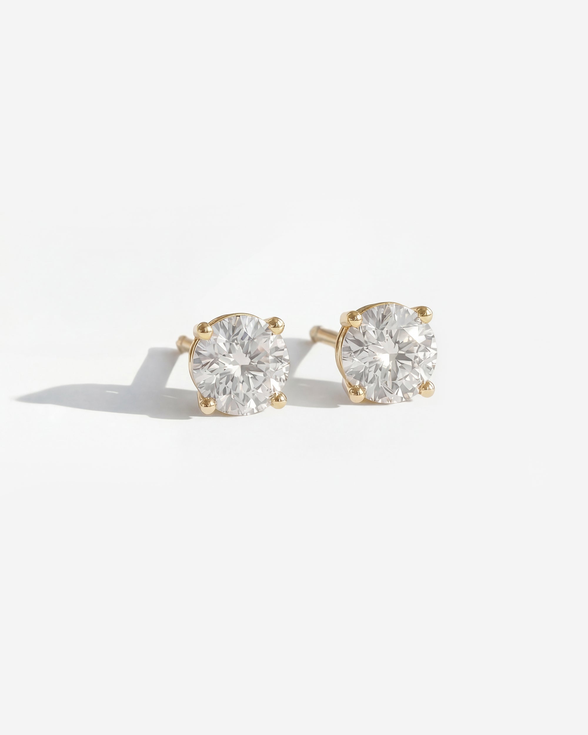 DIAMOND STUDS (CLAW SET)