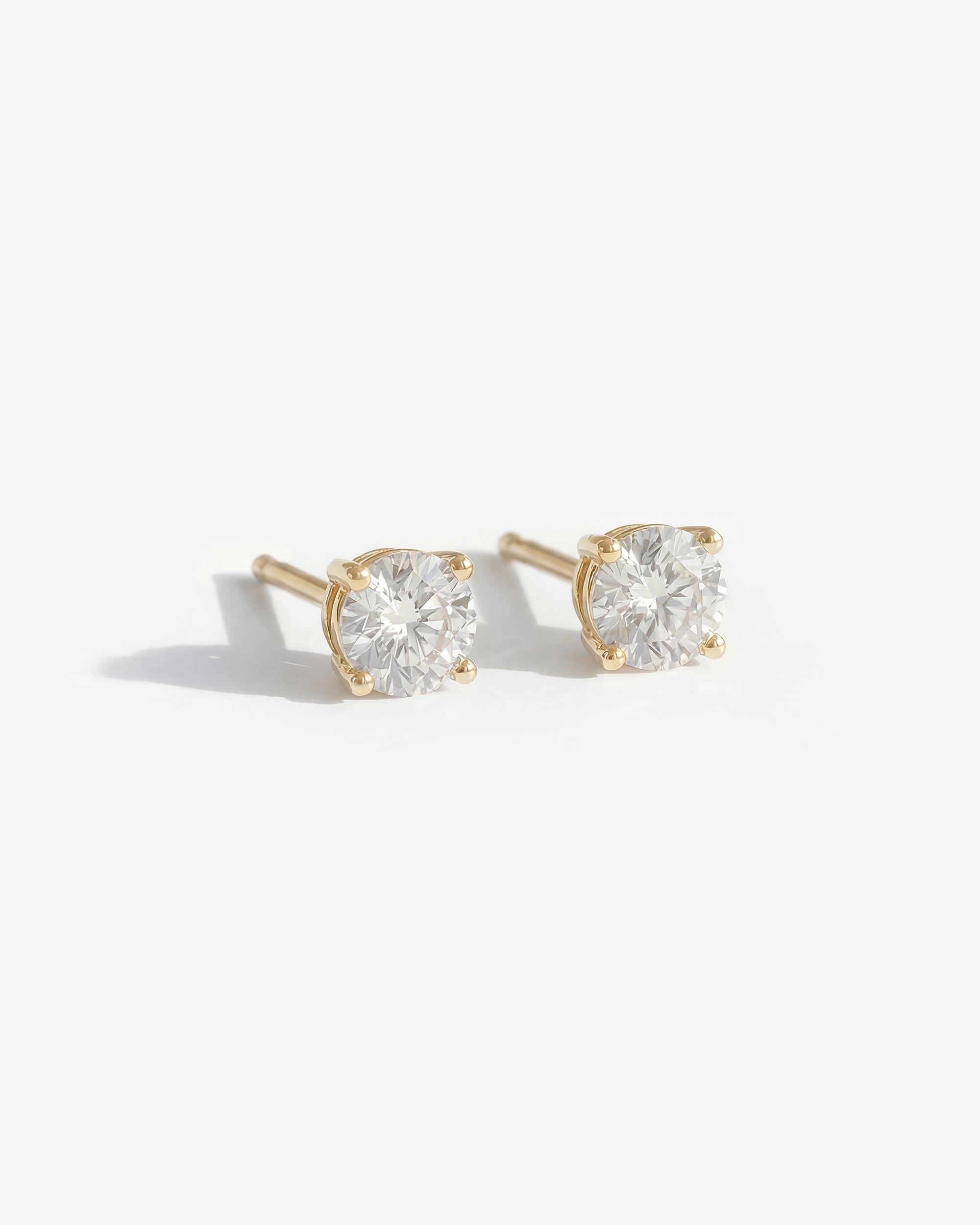 DIAMOND STUDS (CLAW SET)