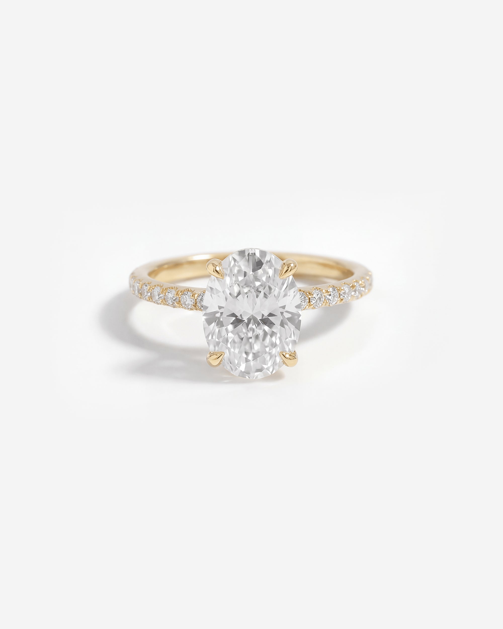 CLASSIC OVAL (WITH DIAMONDS)