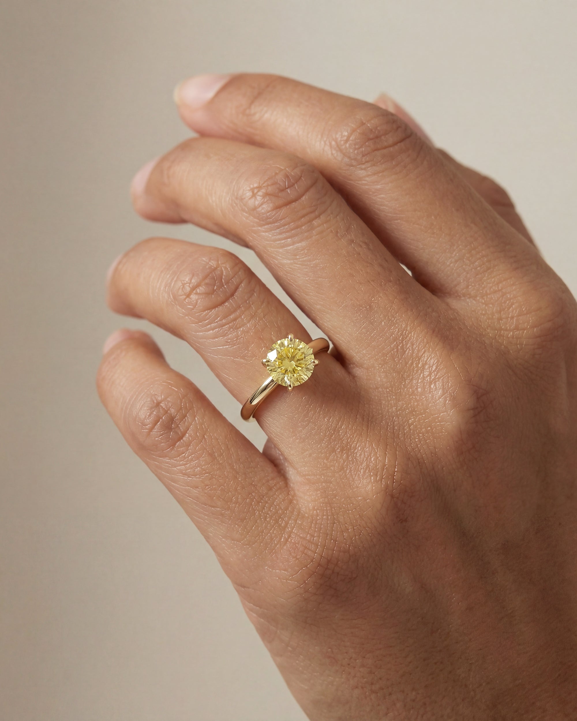CLASSIC ROUND (YELLOW DIAMOND)