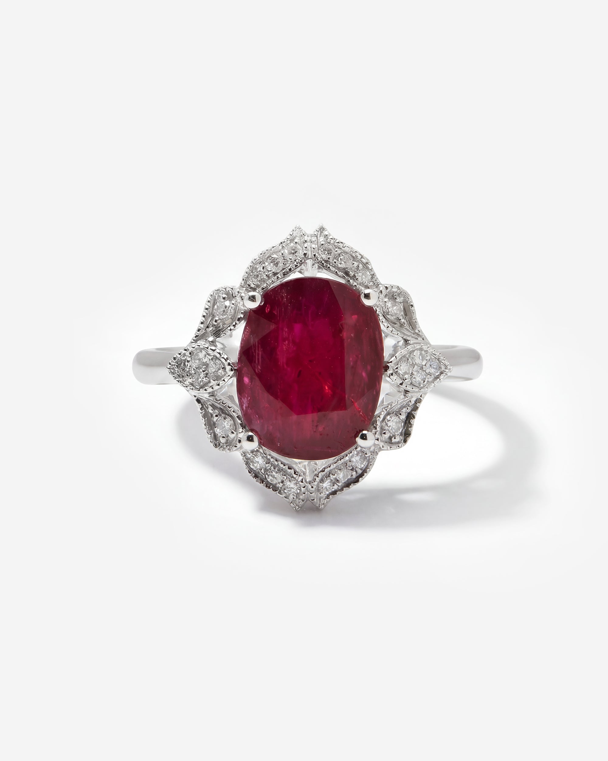 RUBY & DIAMOND RING (OVAL, WHITE GOLD)