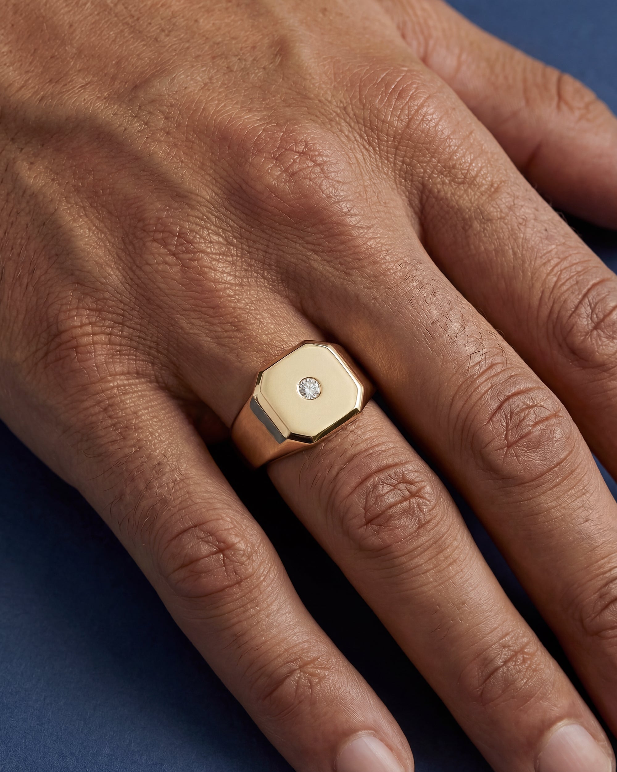 DIAMOND SIGNET RING (SQUARE)