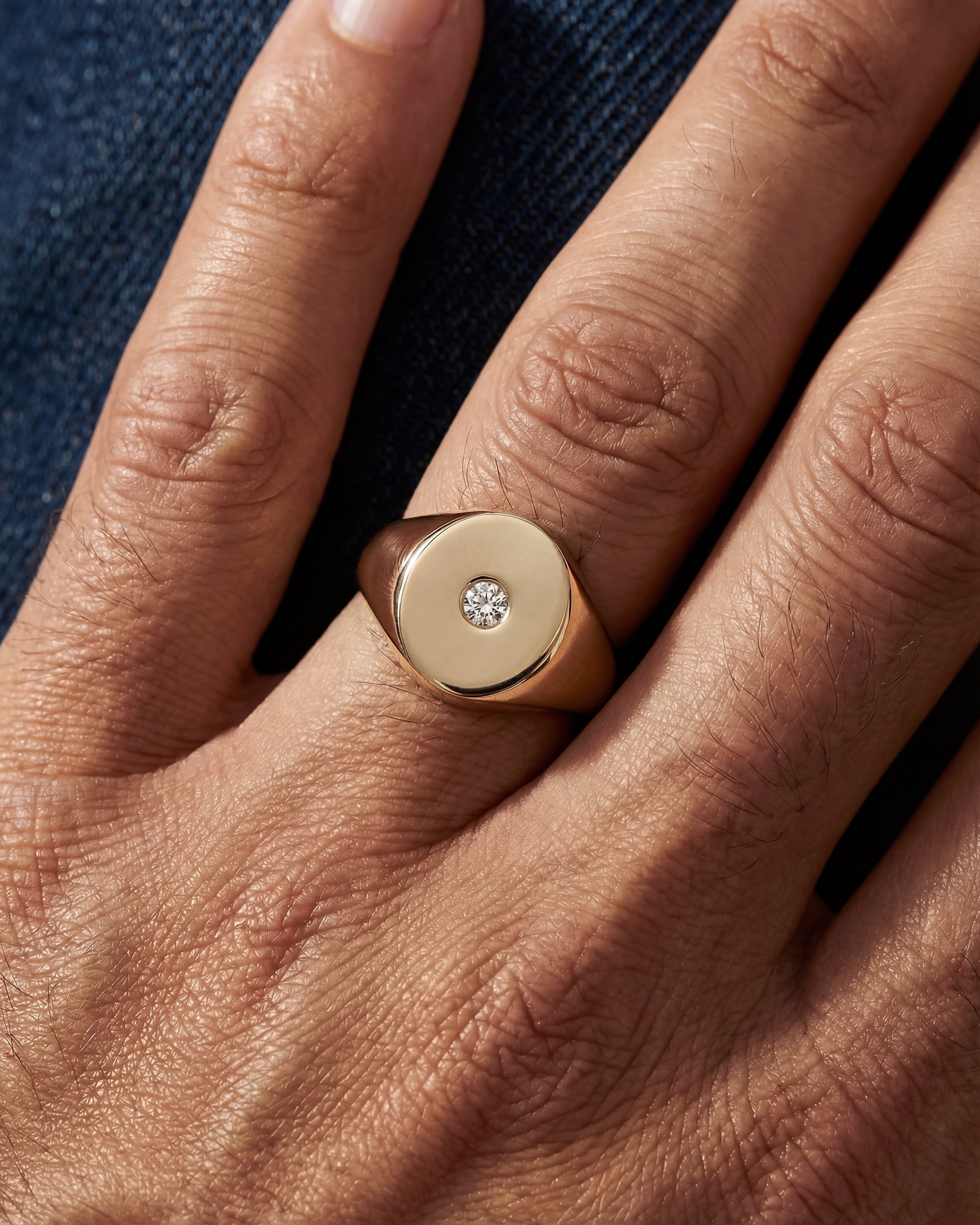 DIAMOND SIGNET RING (OVAL)